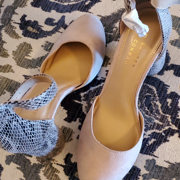 Shoes - Picture 3 of 4